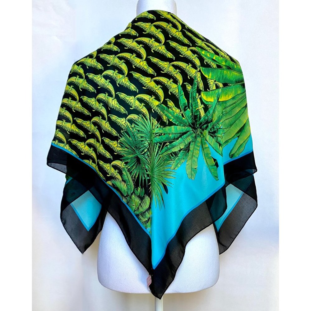 ♦️SOLD♦️ VERSACE x H&M Crocodile Print Silk Square - Picture 7 of 11